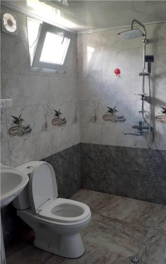 Mate Private Bathrooms Ushguli Esterno foto